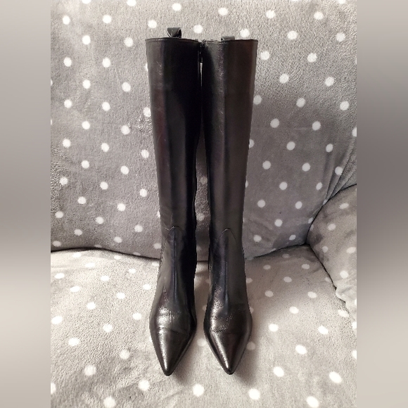 Vaneli Zida - size 8.5, 2 in high, heeled, zip up boots - Picture 1 of 16